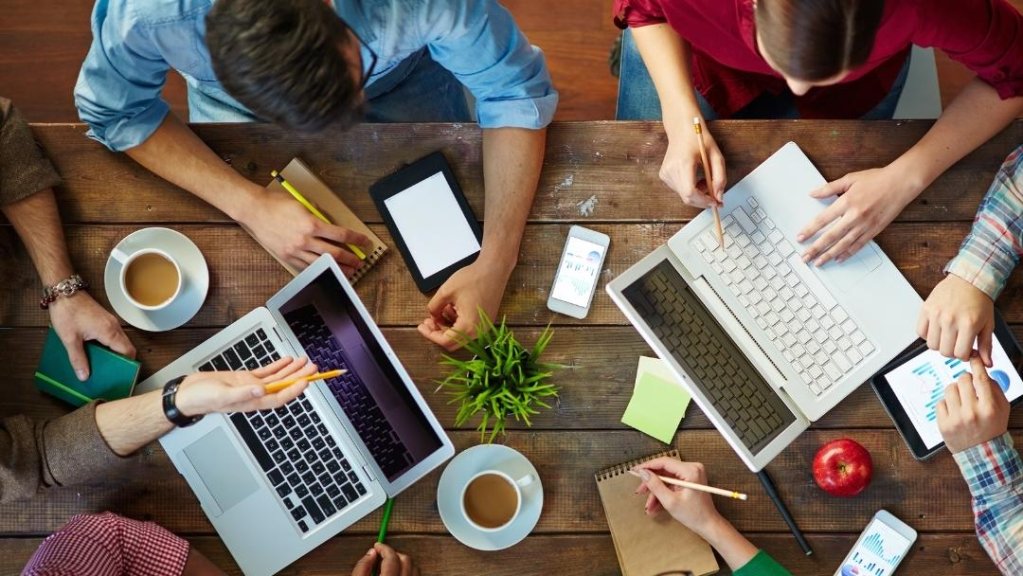 Sanal Etkinlik Planlayıcısı: Çevrimiçi Konferanslar ve Web Seminerlerini Evden Düzenleyin Ev Tabanlı Sanal Etkinlik Planlaması: Uzaktan Koordinasyon İşletmenizi Başlatın