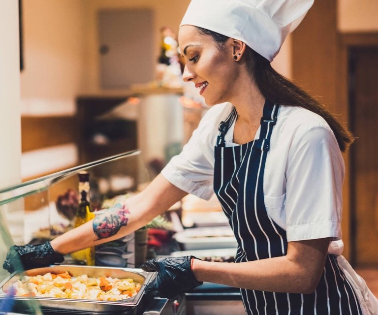Vegan yemek kitabı aracılığıyla yeni lezzetler keşfedin Yaratıcı yemeklerin ve inovatif dokunuşların koleksiyonu