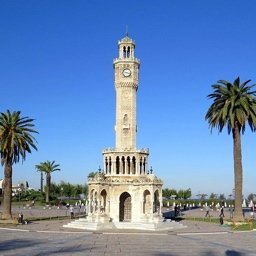 İzmir şehrini keşfedin